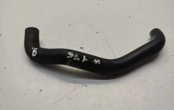Mercedes-Benz A W176 Breather/breather pipe/hose 