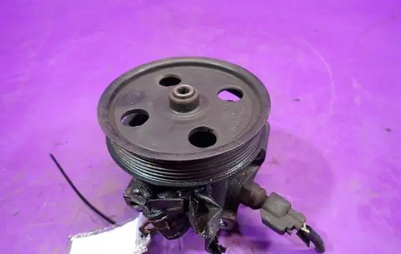 Ford Focus C-MAX Power steering pump 