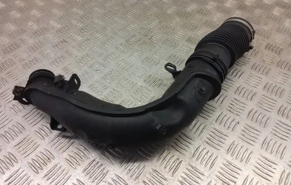 Peugeot RCZ Intercooler air channel guide M06021A152