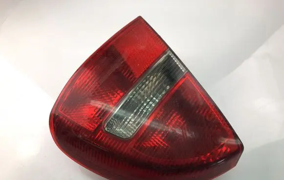 Mitsubishi Carisma Rear/tail lights