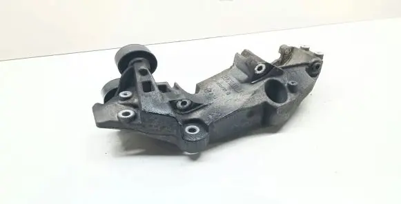 Nissan Qashqai+2 Generator/alternator bracket 8200527320