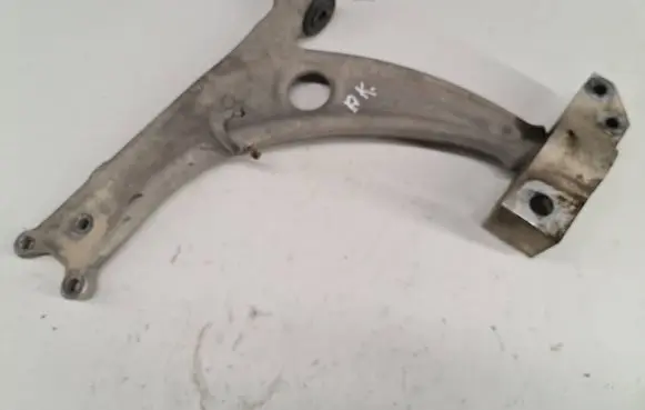 Volkswagen PASSAT B6 Front lower control arm/wishbone 3C0407153B