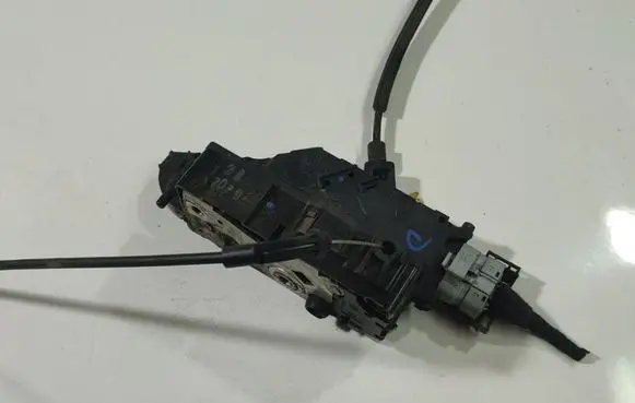 Citroen C4 Grand Picasso Front door lock 24094158