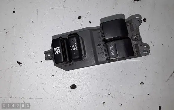 Toyota Yaris Electric window control switch