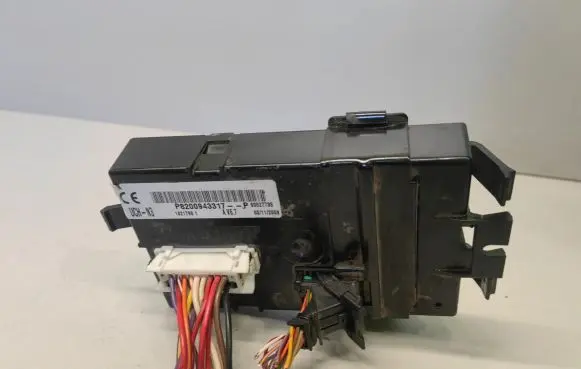 Opel Vivaro Engine control unit/module ECU P8200943317 18217981