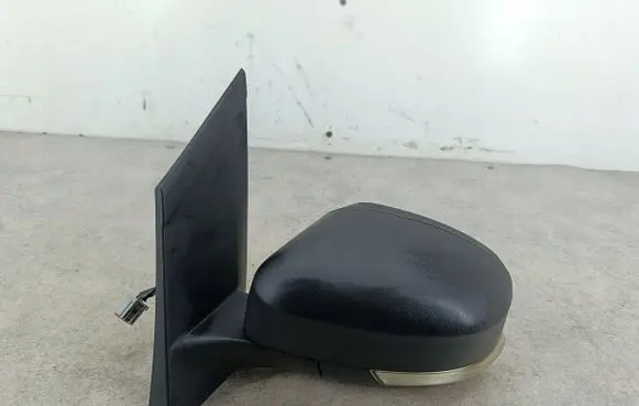 Ford Focus Front door electric wing mirror 212836367
