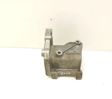 Toyota Hilux (AN10, AN20, AN30) A/C compressor mount bracket TG246260522
