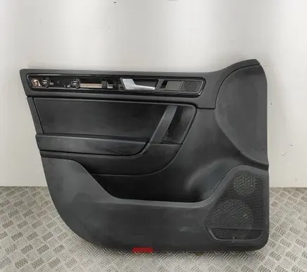 Volkswagen Touareg II Front door card panel trim 7P2867011 7P2867011BP