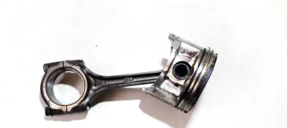 Honda Accord Piston with connecting rod poe24 p45