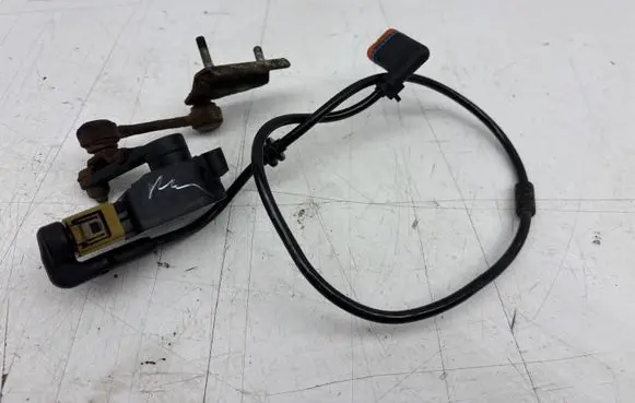 Mercedes-Benz E AMG W212 Rear air suspension level height sensor A0045429918