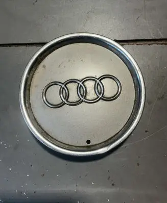 Audi Q7 4L Original wheel cap 8L0601165A