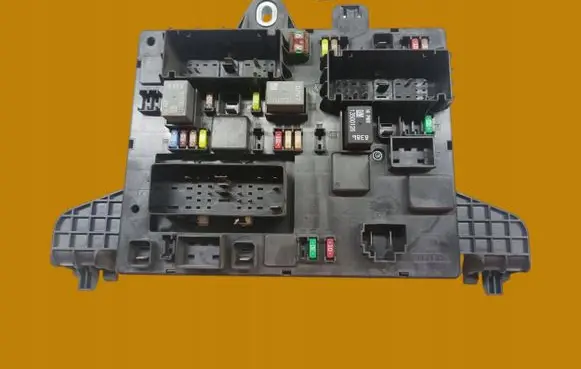 Opel Astra J BSM Control unit 13302301
