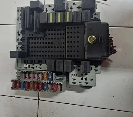 Volvo S80 Fuse module 8688153