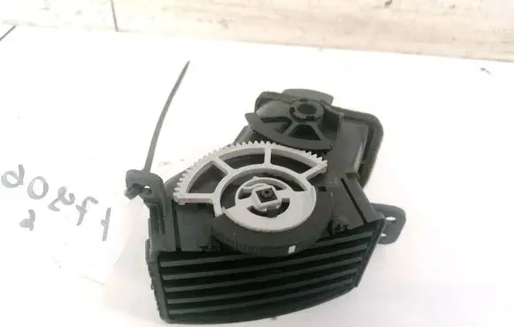 Toyota Corolla Verso AR10 Dash center air vent grill 5565064010 55650-64010