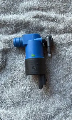 Renault Clio IV Windscreen/windshield washer pump 8200316568