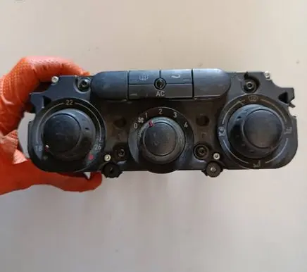 Volkswagen Golf V Climate control unit 536931CF