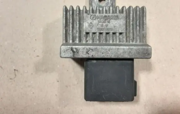 Renault Megane II Glow plug pre-heat relay 7700115078