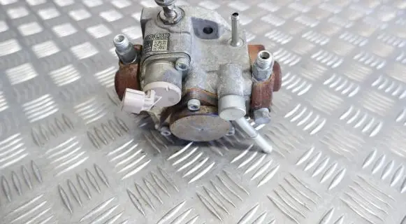 Lexus IS 220D-250-350 Fuel injection high pressure pump 221000R030