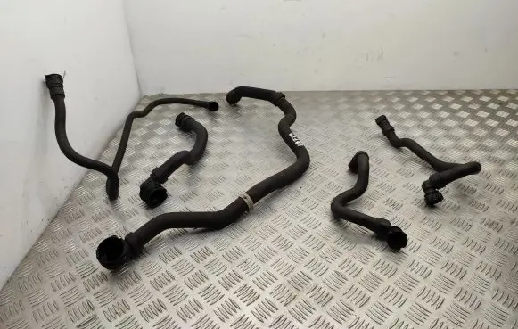 Peugeot 3008 II Engine coolant pipe/hose 9673473780 9670813580 9673457180