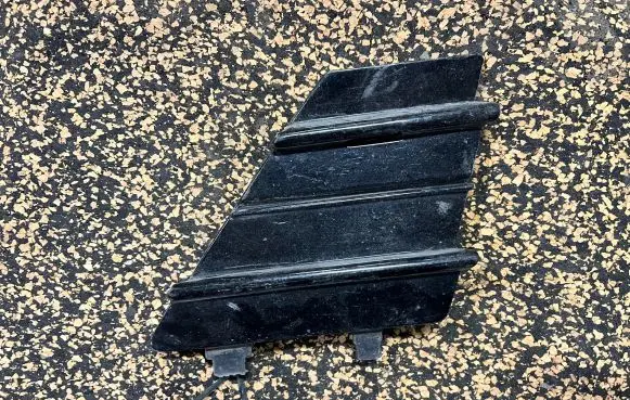 Toyota Yaris Front tow hook cap/cover 521270DB10