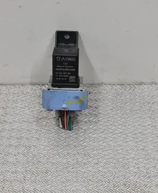 Peugeot Expert Glow plug pre-heat relay 9803299780 51299058A 20181018