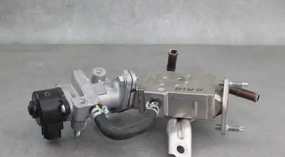 Toyota Prius+ (ZVW40) EGR valve cooler 2205000020