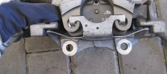 Mercedes-Benz E W212 Rear brake caliper