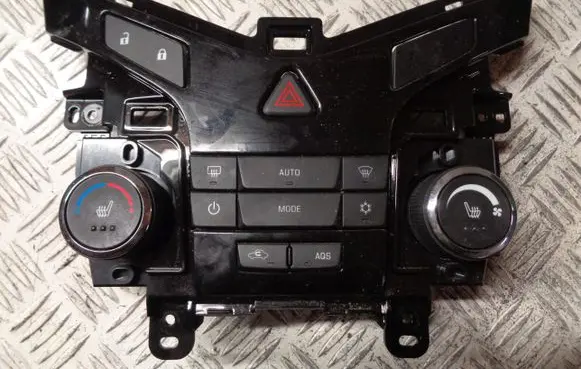 Chevrolet Cruze Climate control unit 3862128 12324771