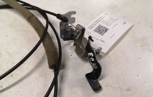 Toyota Avensis Verso Fuel cap release pull handle