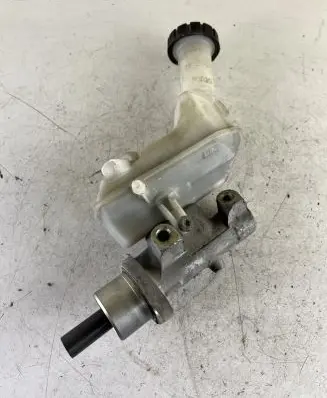 Nissan Micra Master brake cylinder