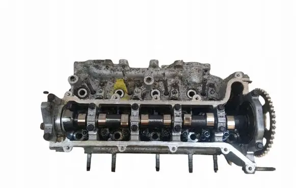 Toyota Yaris Engine head 