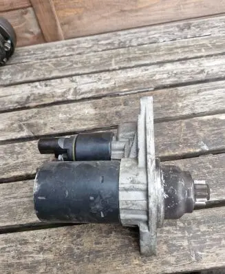 Volkswagen Golf V Starter motor