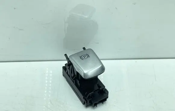 Mercedes-Benz E W213 Hand parking brake switch A2139056608 8244Q1 HW164100