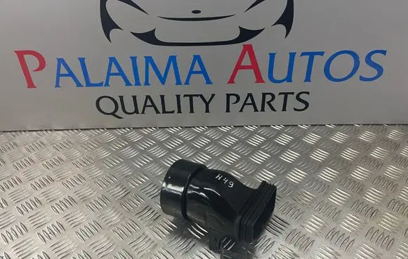 KIA Carens III Air intake duct part 28220A4000
