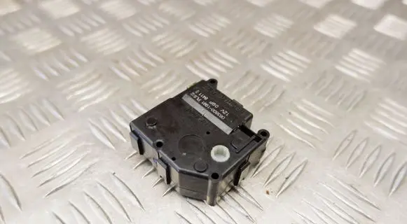 Lexus GS 250 350 300H 450H A/C air flow flap actuator/motor 0638001991