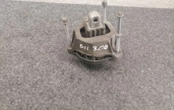 BMW 7 G11 G12 Engine mount bracket 6860477