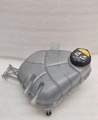 Volvo XC40 Coolant expansion tank/reservoir 32382635