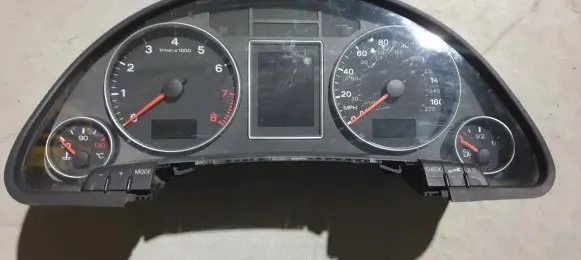 Audi A4 S4 B7 8E 8H Speedometer (instrument cluster) 8E0920982E
