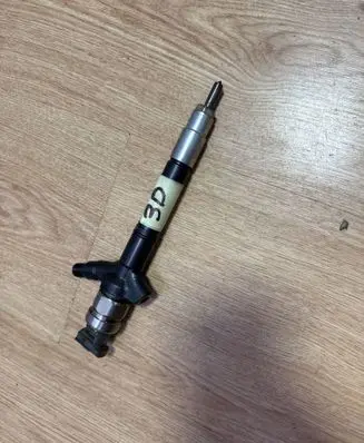 Toyota Auris 150 Fuel injector 236700R030