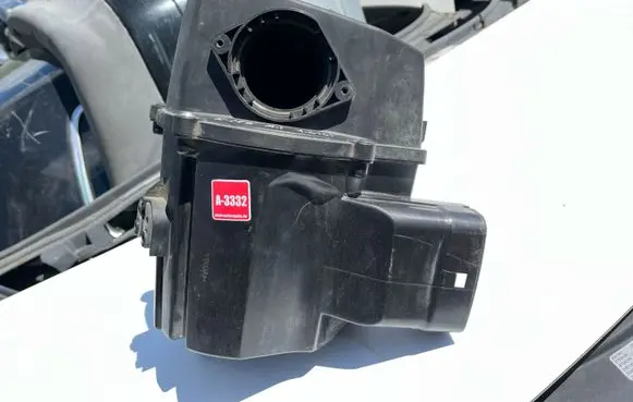 Audi A1 Air filter box 6R0129601C