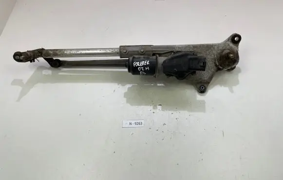 Subaru Forester SF Front wiper linkage and motor