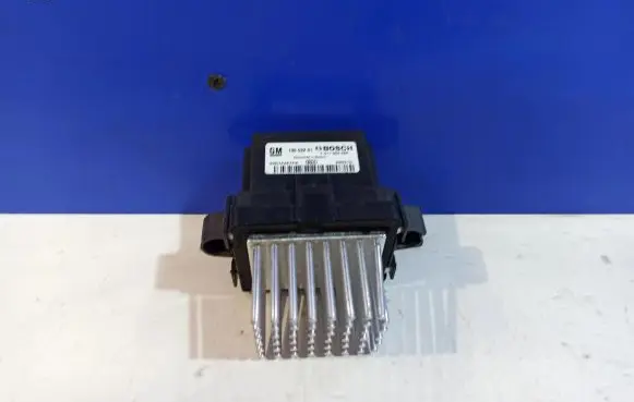 Saab 9-5 Heater blower fan relay 13503201