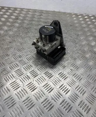 Skoda Octavia Mk2 (1Z) ABS Pump 1K0907379AT 1K0614517CB 10061935561