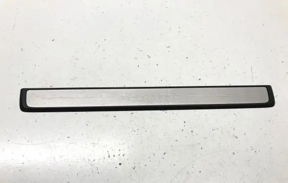 Volvo XC40 Front sill trim cover 32132599