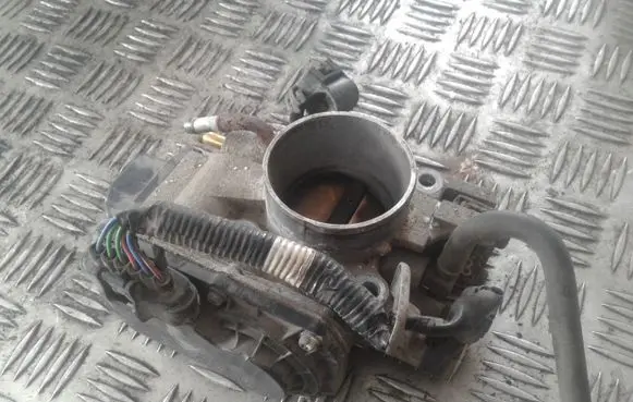 Honda FR-V Throttle valve
