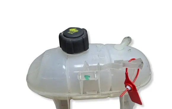 Renault Trafic III (X82) Coolant expansion tank/reservoir S26309608 217101893R