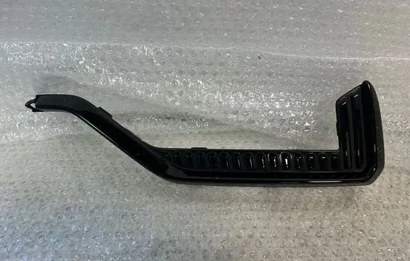 Volvo XC60 Rear bumper trim bar molding 32136214