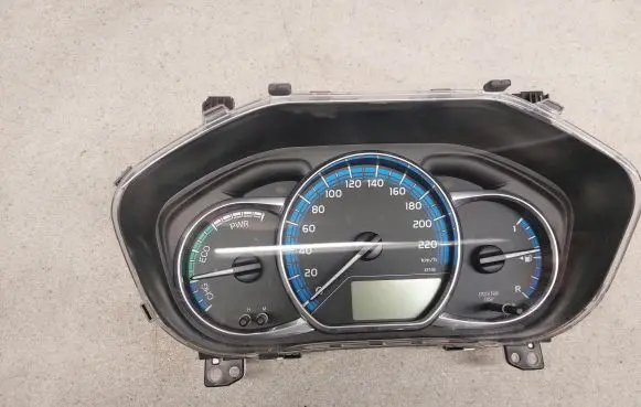 Toyota Yaris Speedometer (instrument cluster) MB1575703950