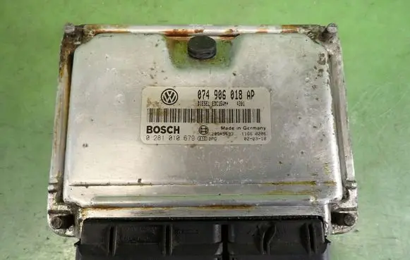 Volkswagen Transporter - Caravelle T4 Engine control unit/module ECU