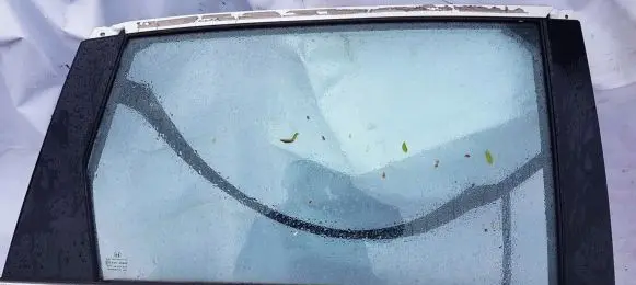 Honda CR-V Rear door window glass